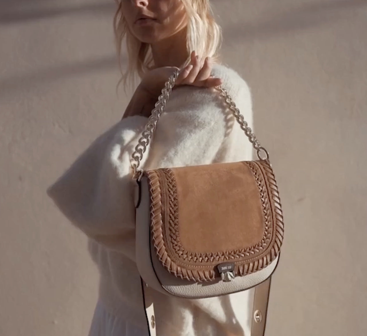 https://cdn.shopify.com/s/files/1/2252/1373/files/zoe-lu-creme-best-buddy.mp4?v=1645094240