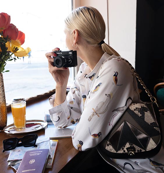 Travel mit Wechselklappe Freaky Friday mit Best Buddy in schwarz